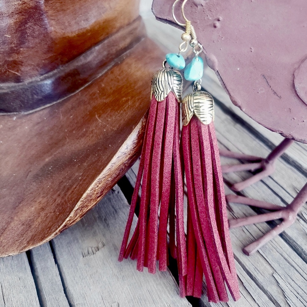 Earrings Western Barn Red NWOT 4in from drop
